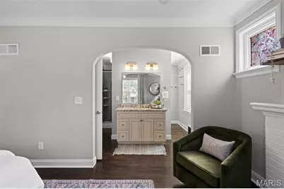 5444 Tholozan Avenue, Saint Louis, MO 63109 - Photo 15