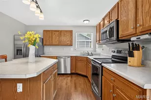 2052 Peine Forest Dr, Wentzville, MO 63385 - Photo 9