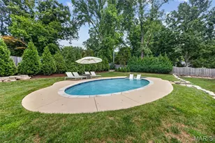 27 Ellsworth Ln, Ladue, MO 63124 - Photo 35