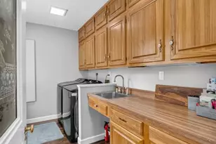 27 Ellsworth Ln, Ladue, MO 63124 - Photo 9