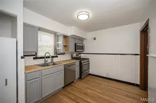2737 Granda Dr, Saint Louis, MO 63125 - Photo 17