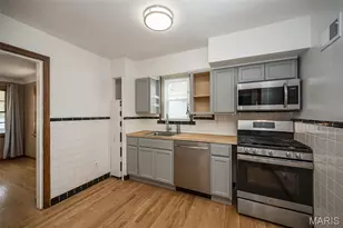 2737 Granda Dr, Saint Louis, MO 63125 - Photo 15