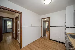 2737 Granda Dr, Saint Louis, MO 63125 - Photo 9