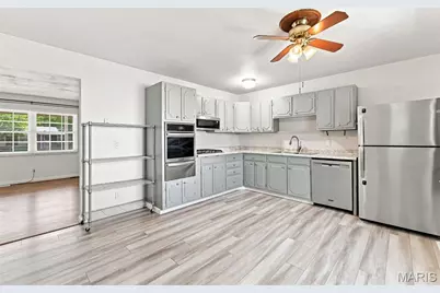2263 McKelvey Road, Maryland Heights, MO 63043 - Photo 7