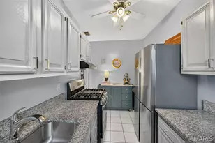 7525 Buckingham Dr, Saint Louis, MO 63105 - Photo 23