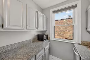 7525 Buckingham Dr, Saint Louis, MO 63105 - Photo 21