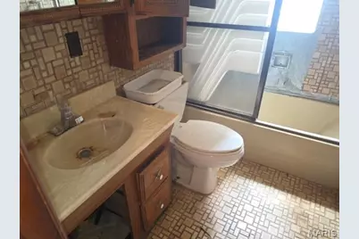 4327 N Taylor Avenue, Saint Louis, MO 63115 - Photo 11