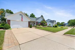2110 Autumn Wood Dr, Saint Charles, MO 63303 - Photo 3
