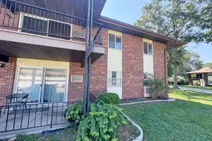 7604 Hazelcrest Dr, Hazelwood, MO 63042 - Photo 17