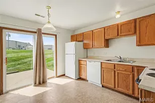 1055 Arlington Way, Warrenton, MO 63383 - Photo 5