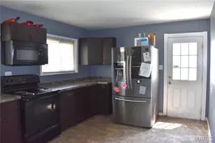 302 Barthel Ave, Saint Charles, MO 63301 - Photo 7