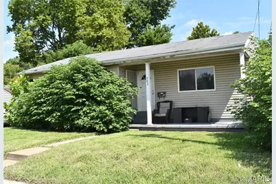 302 Barthel Avenue, Saint Charles, MO 63301 - Photo 1