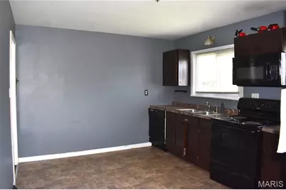 302 Barthel Avenue, Saint Charles, MO 63301 - Photo 7