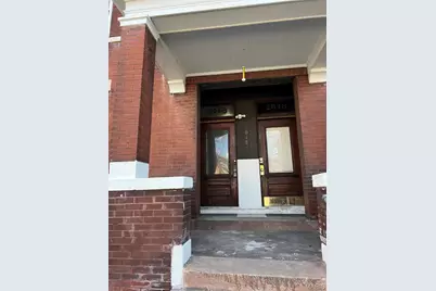 2048 Russell Boulevard, Saint Louis, MO 63104 - Photo 1
