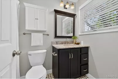 9066 W Swan Circle Drive, Brentwood, MO 63144 - Photo 15