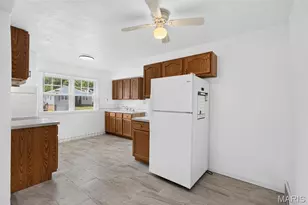 5630 Gatesworth Ave, Jennings, MO 63136 - Photo 9