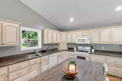 251 Farris Road, Bourbon, MO 65441 - Photo 13