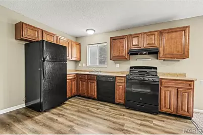 6692 Lesli Mari Court, Florissant, MO 63033 - Photo 5