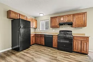 6692 Lesli Mari Ct, Florissant, MO 63033 - Photo 5