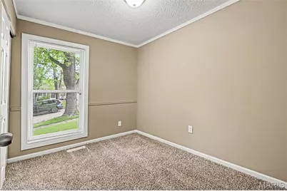 6692 Lesli Mari Court, Florissant, MO 63033 - Photo 9