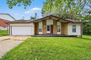6692 Lesli Mari Ct, Florissant, MO 63033 - Photo 1