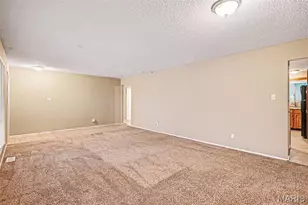 12810 Verwood Dr, Saint Louis, MO 63033 - Photo 3