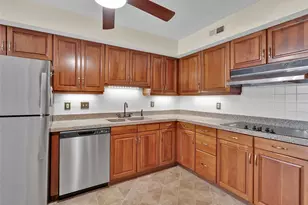 208 Ambridge Ct, Chesterfield, MO 63017 - Photo 9