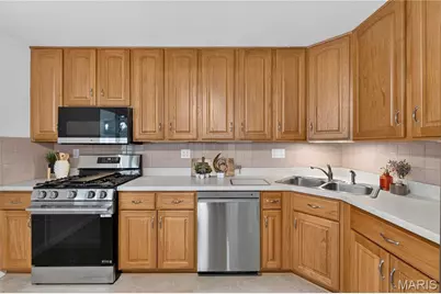 2878 Foxwood Drive, Maryland Heights, MO 63043 - Photo 7