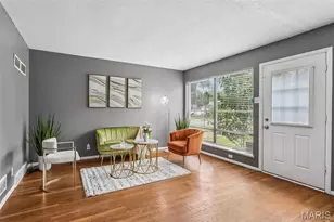 10205 Gourock Dr, Saint Louis, MO 63137 - Photo 5