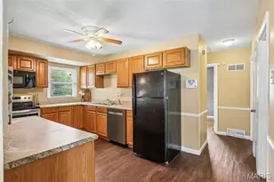 10205 Gourock Dr, Saint Louis, MO 63137 - Photo 9