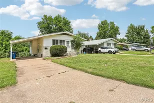10205 Gourock Dr, Saint Louis, MO 63137 - Photo 3