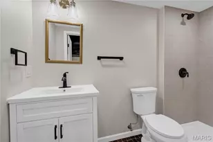 18 Spoede Hills Dr, Saint Louis, MO 63141 - Photo 25