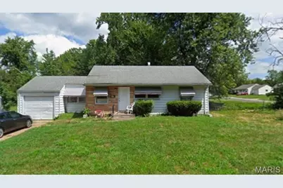 201 Estridge Road, Saint Louis, MO 63137 - Photo 1