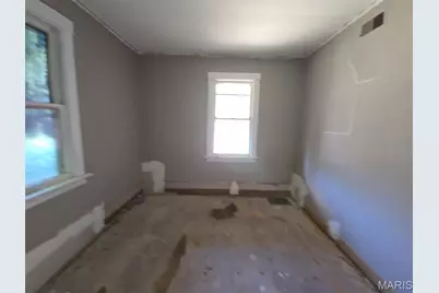 2721 Old Hanley Road, Saint Louis, MO 63114 - Photo 9