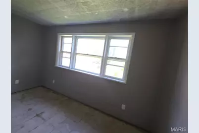 2721 Old Hanley Road, Saint Louis, MO 63114 - Photo 5
