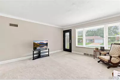 9944 Knollshire Drive, Saint Louis, MO 63123 - Photo 5