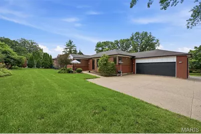 9061 Monmouth Drive, Richmond Heights, MO 63117 - Photo 41
