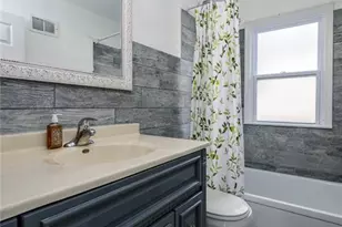 9521 Cloverhurst Dr, Saint Louis, MO 63123 - Photo 17