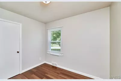 10900 Saint Boniface Lane, Saint Ann, MO 63074 - Photo 13