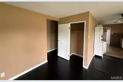 2570 Mullanphy Lane, Florissant, MO 63031 - Photo 7