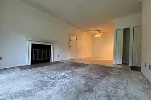 13818 Amiot Dr, Maryland Heights, MO 63146 - Photo 5