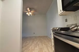 13818 Amiot Dr, Maryland Heights, MO 63146 - Photo 9