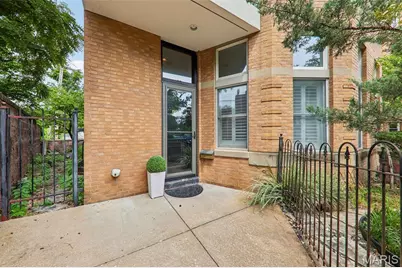 18 Taylor Place Drive, Saint Louis, MO 63108 - Photo 7