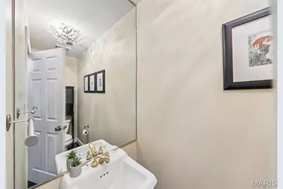18 Taylor Place Drive, Saint Louis, MO 63108 - Photo 35