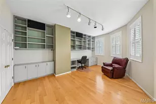 18 Taylor Place Dr, Saint Louis, MO 63108 - Photo 55