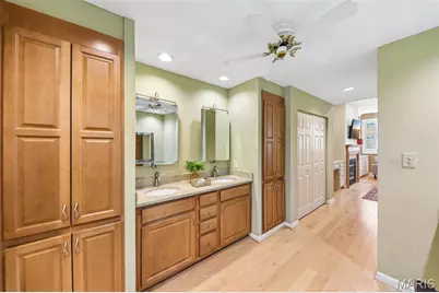 18 Taylor Place Drive, Saint Louis, MO 63108 - Photo 45