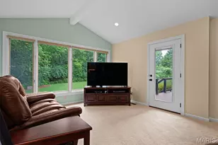 21 Meadowbrook Country Club Estate Estate, Ballwin, MO 63011 - Photo 19