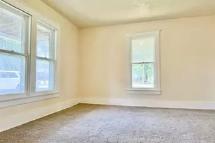808 Vermont St, Hannibal, MO 63401 - Photo 9
