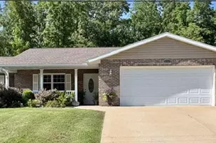 210 Stone Rdg Dr, Hannibal, MO 63401 - Photo 1