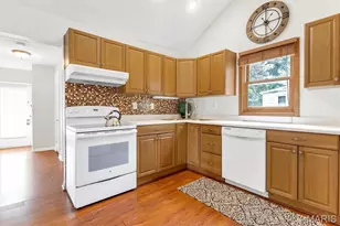 8524 Betty Lee Ave, Saint John, MO 63114 - Photo 3